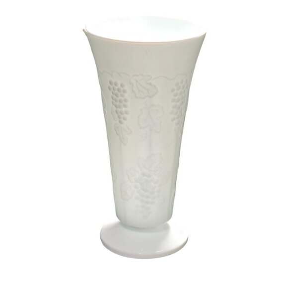 Colony Harvest Milk Glass Vase 7.5" grape vine leaves milkglass raised relief ho - Picture 6 of 9